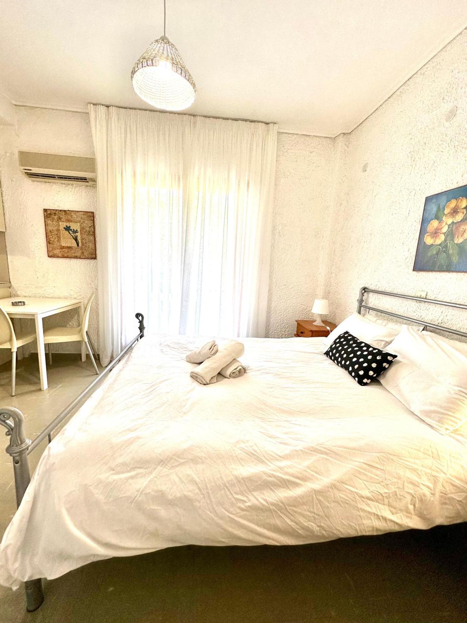 Katerina Apartments Néos Pírgos Quarto foto