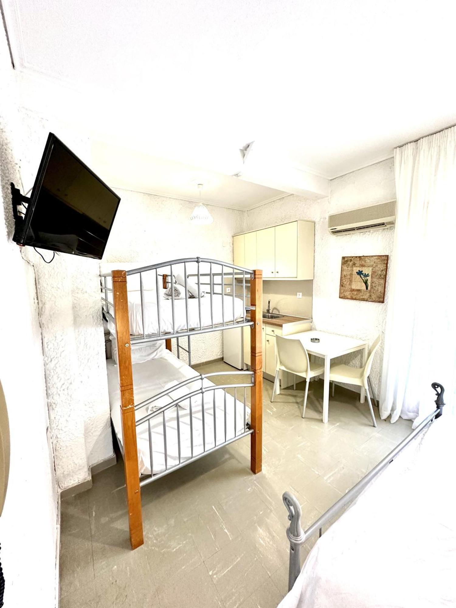 Katerina Apartments Néos Pírgos Quarto foto