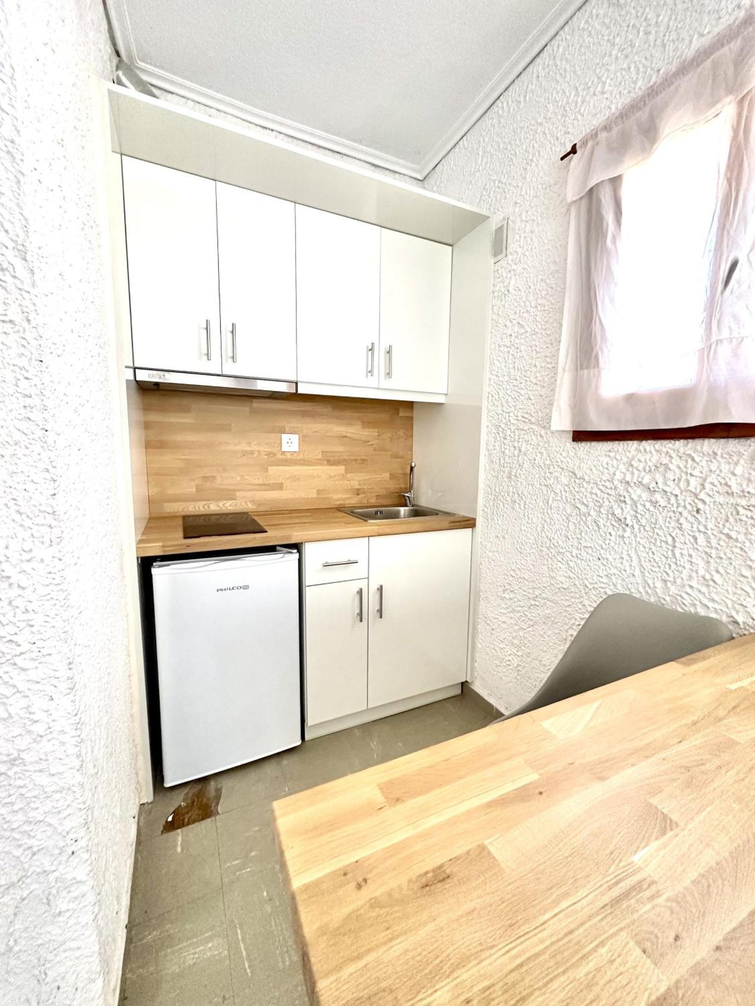 Katerina Apartments Néos Pírgos Quarto foto