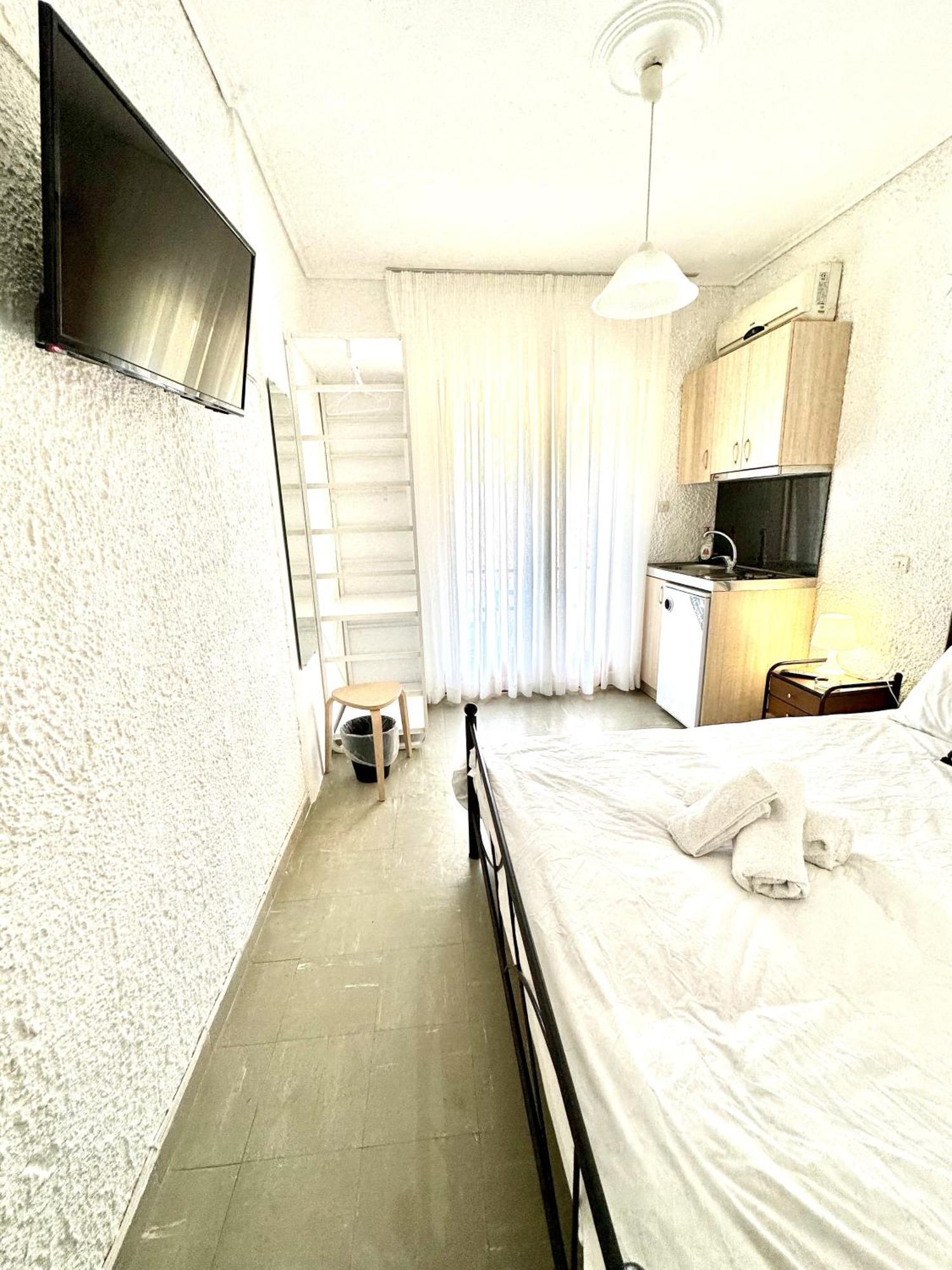 Katerina Apartments Néos Pírgos Quarto foto
