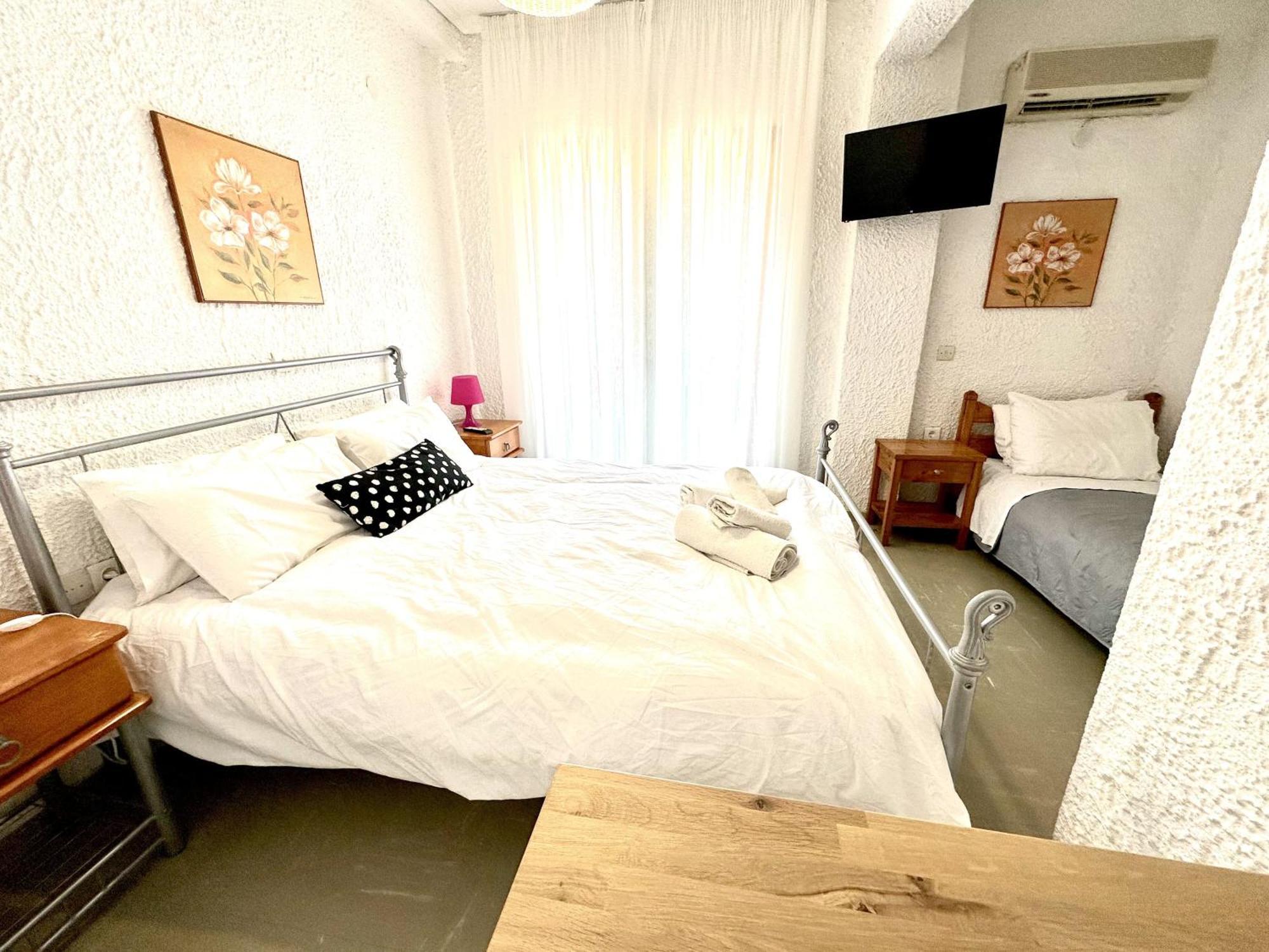 Katerina Apartments Néos Pírgos Quarto foto