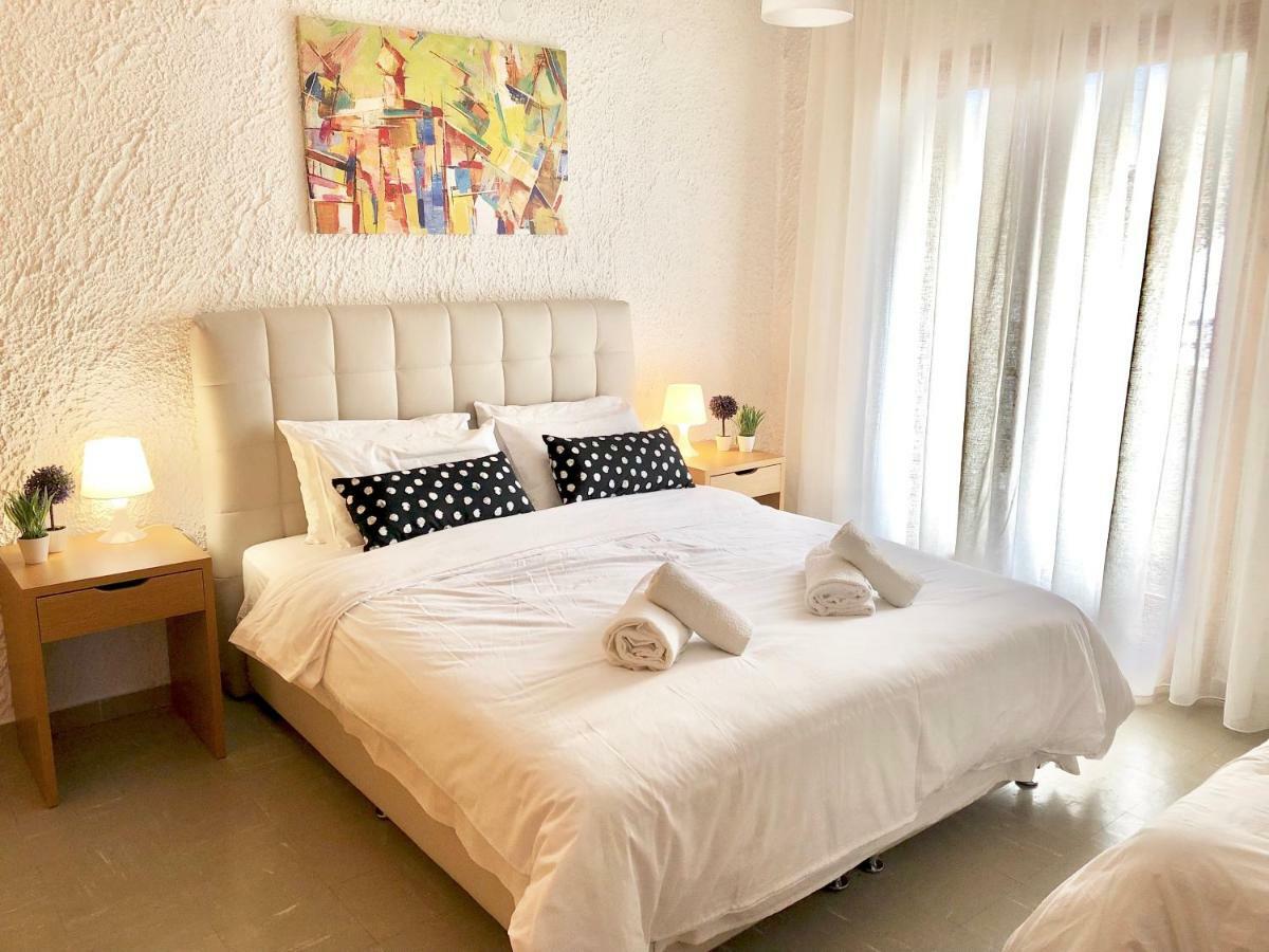 Katerina Apartments Néos Pírgos Quarto foto